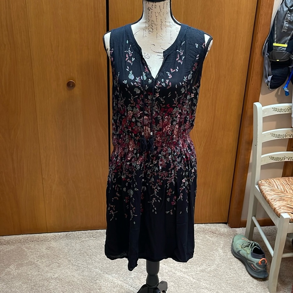 Women’s sleeveless dress
